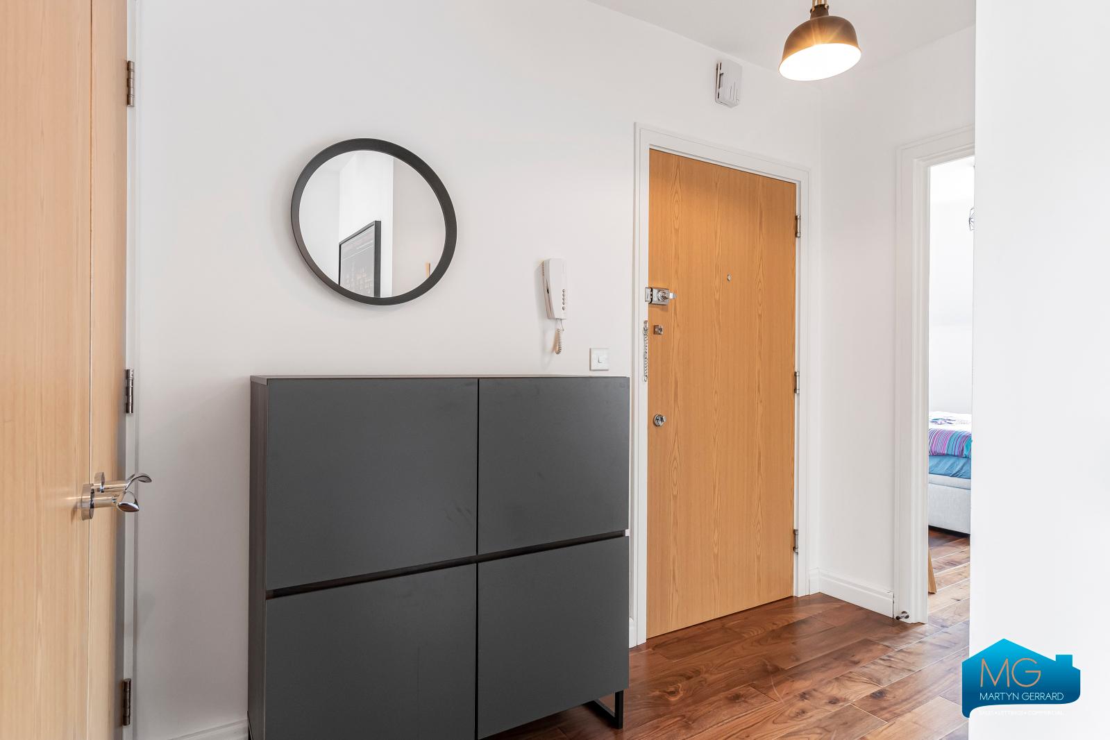 2 bedroom Apartment to rent - Martyn Gerrard