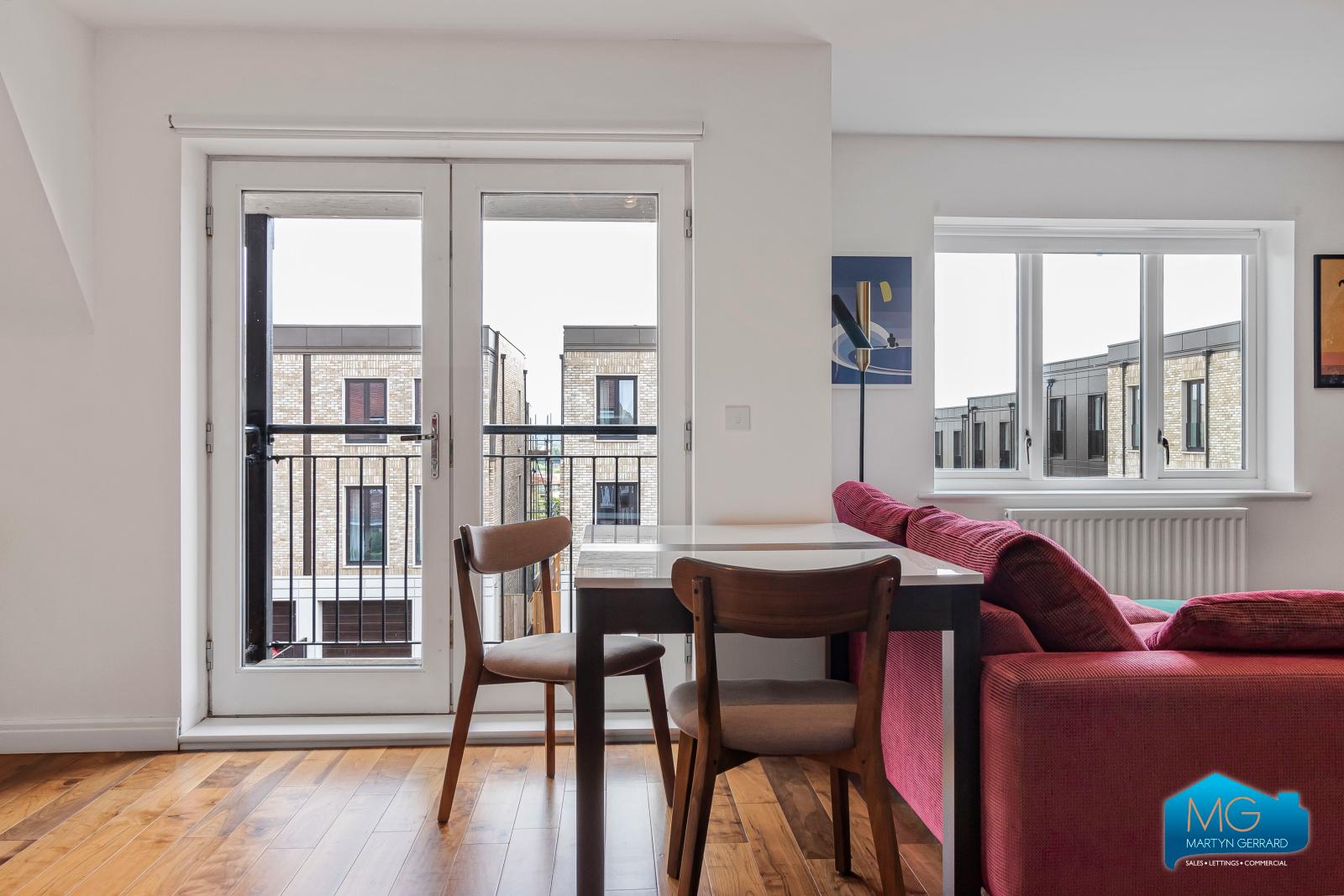 2 bedroom Apartment to rent - Martyn Gerrard
