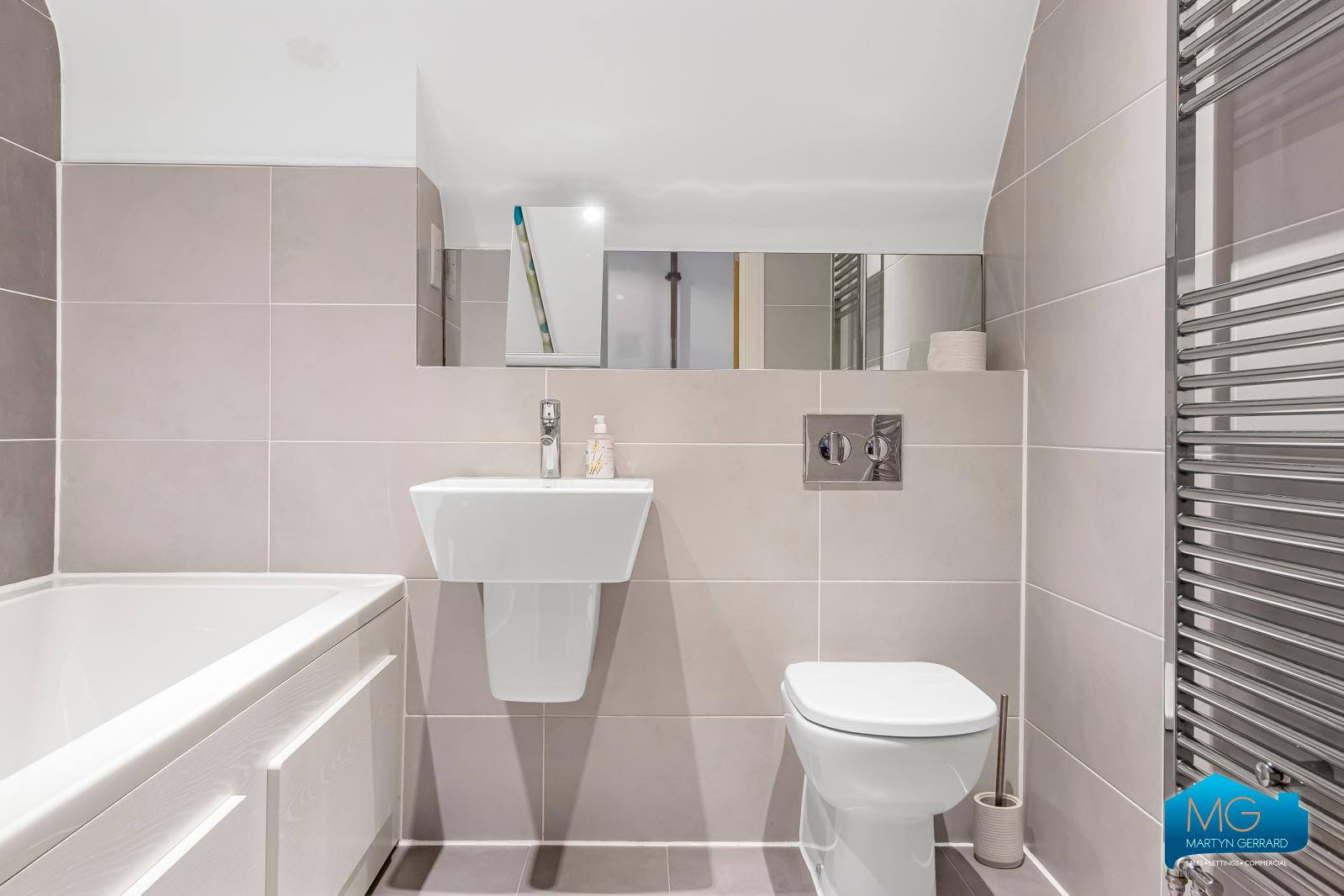 2 bedroom Apartment to rent - Martyn Gerrard