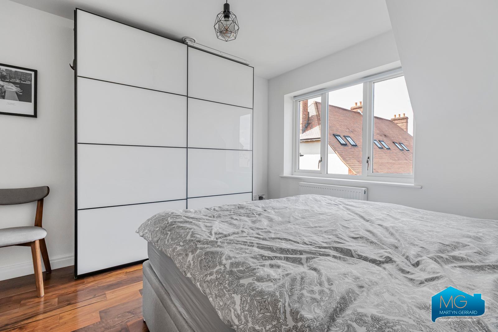 2 bedroom Apartment to rent - Martyn Gerrard