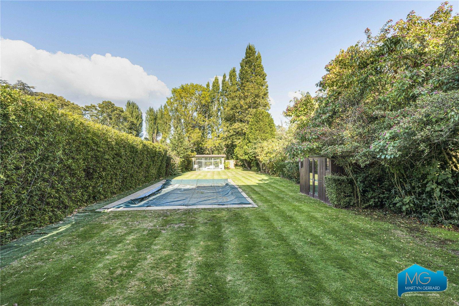 5 bedroom Detached House to rent - Martyn Gerrard