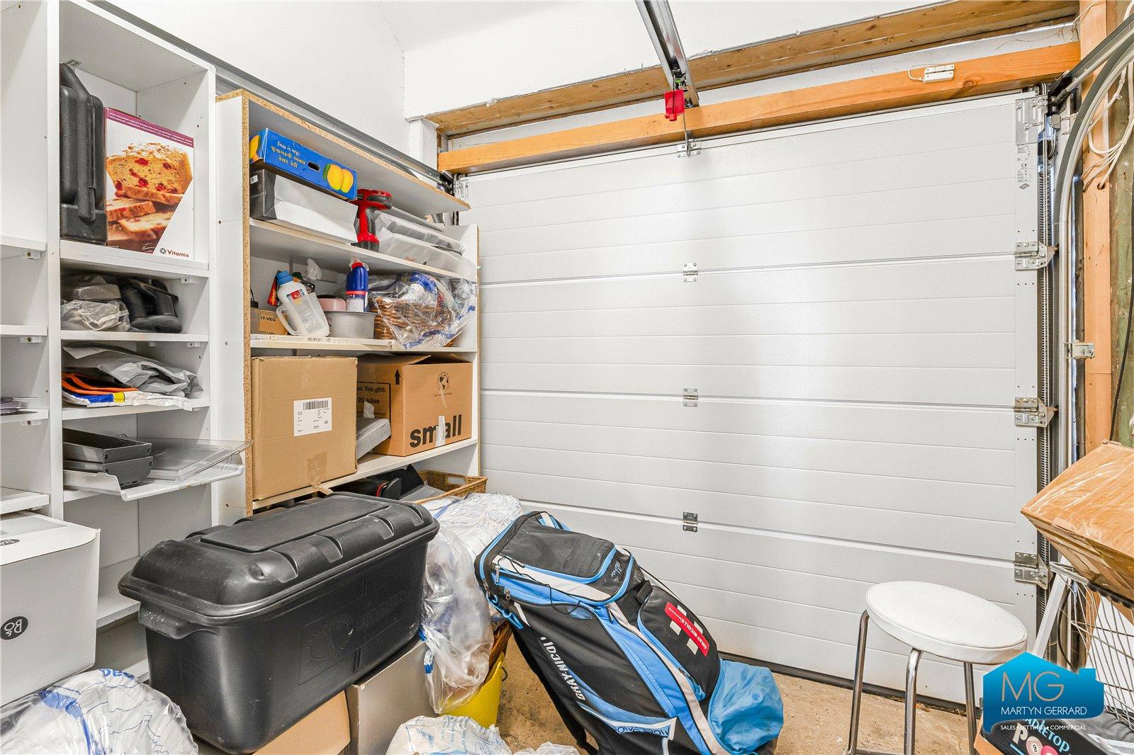 5 bedroom Detached House to rent - Martyn Gerrard
