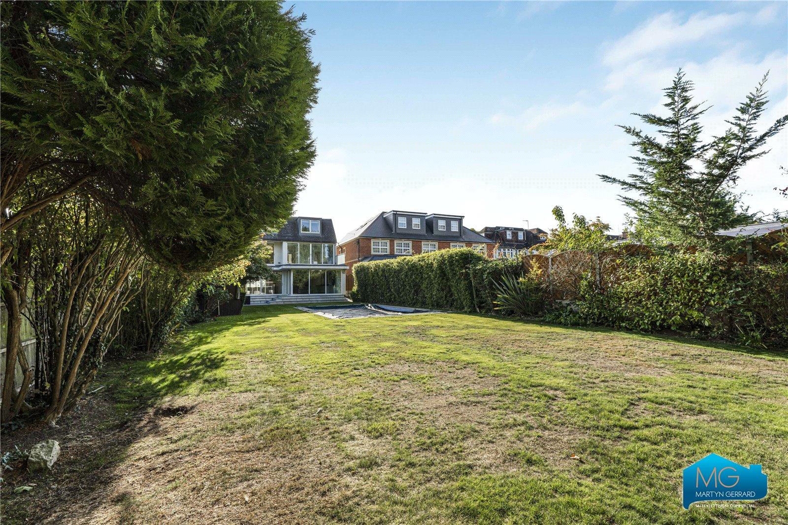 5 bedroom Detached House to rent - Martyn Gerrard