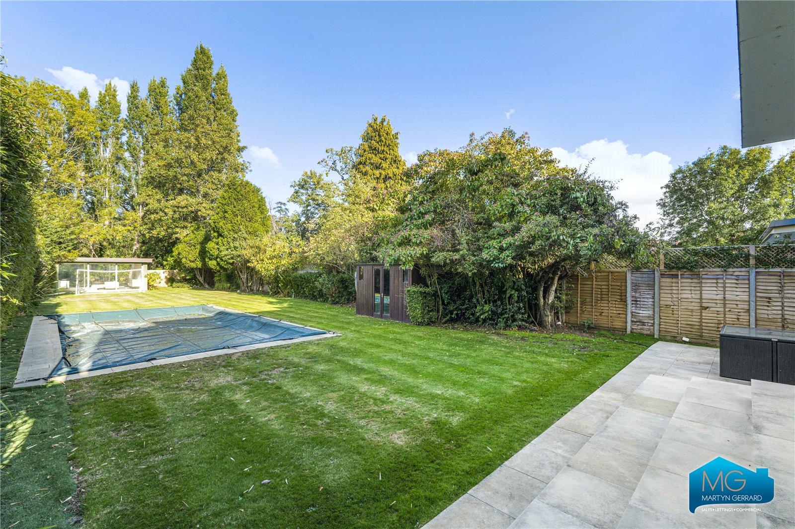 5 bedroom Detached House to rent - Martyn Gerrard