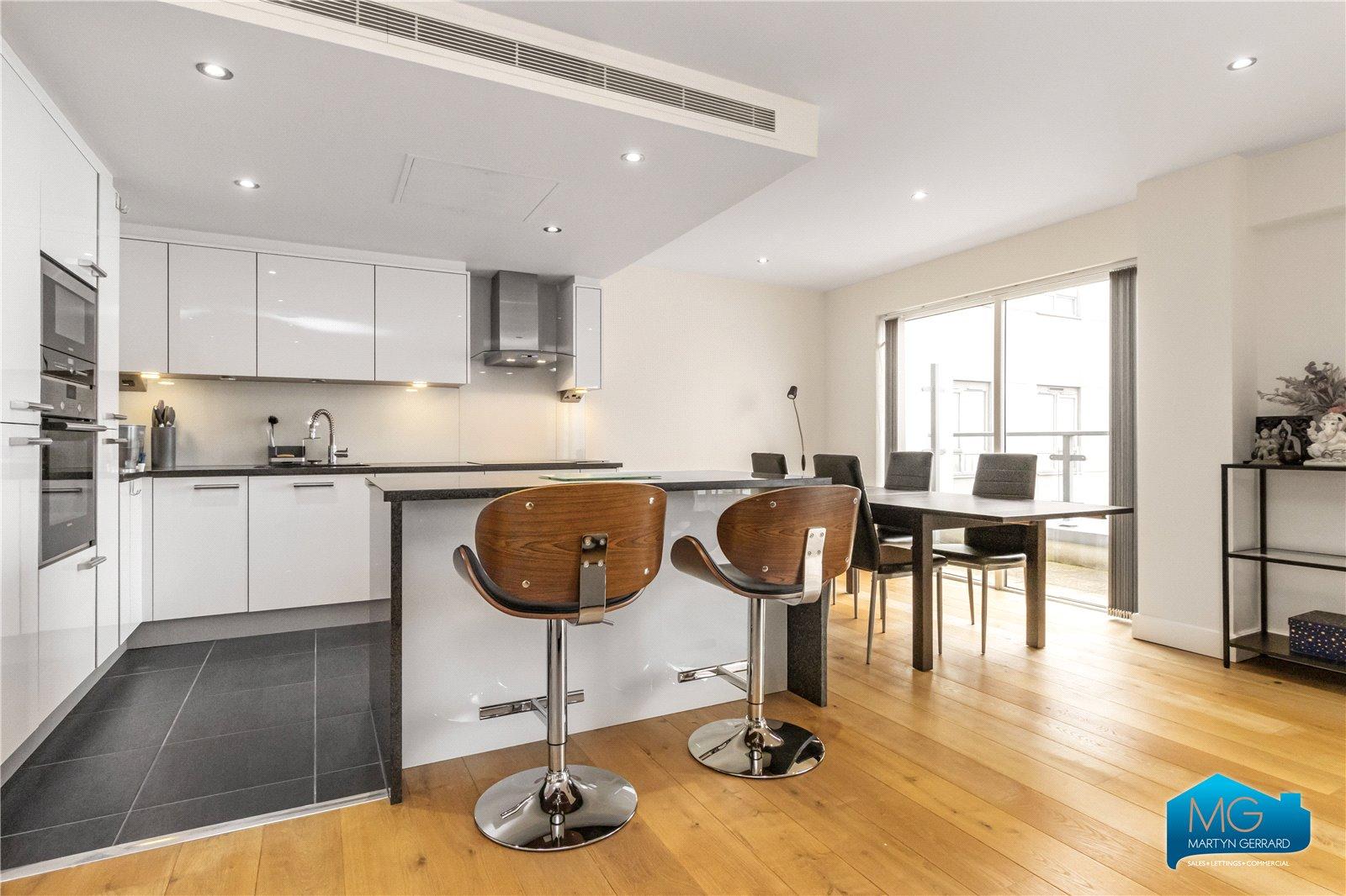 3 bedroom Apartment to rent - Martyn Gerrard