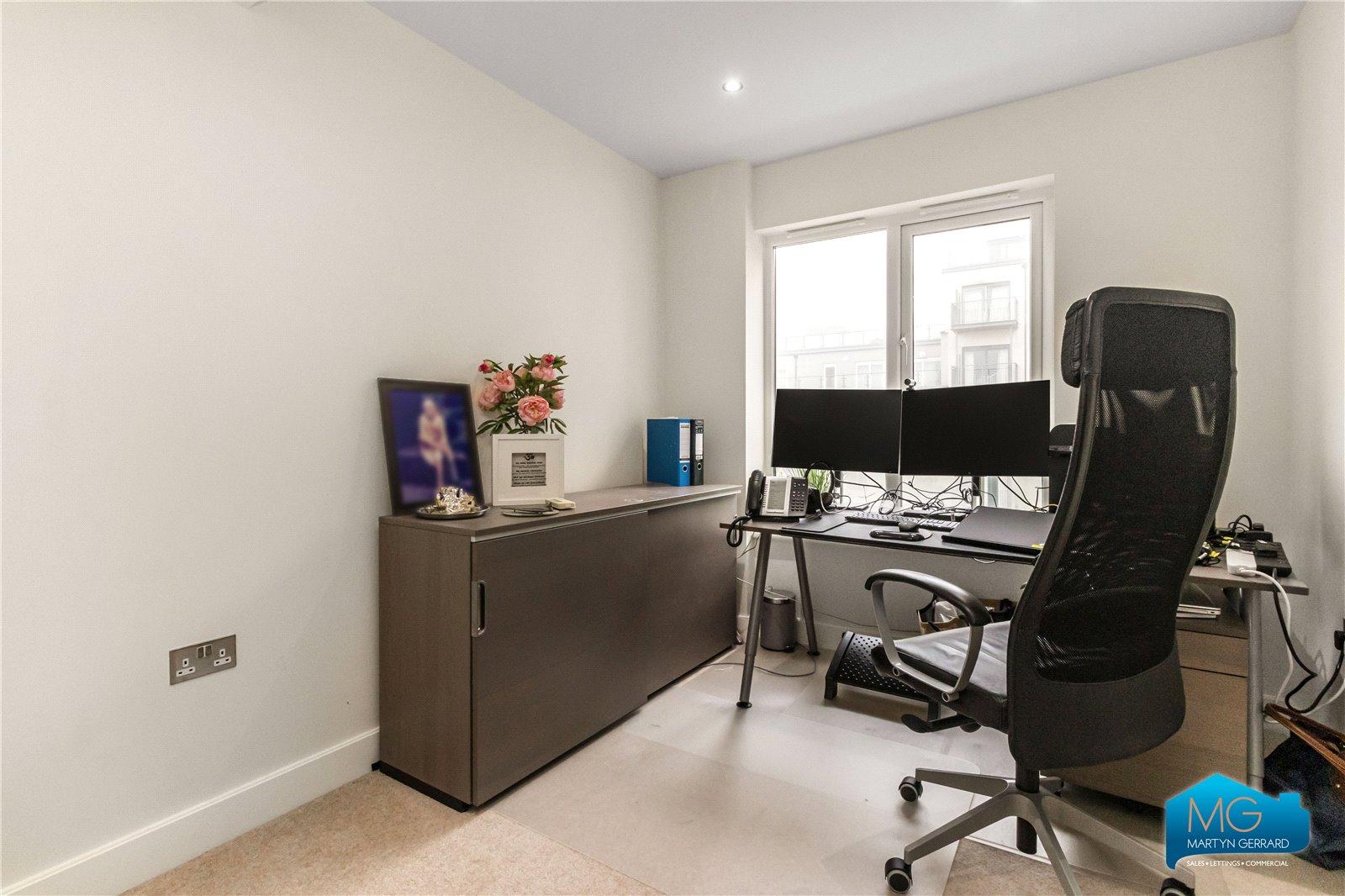 3 bedroom Apartment to rent - Martyn Gerrard