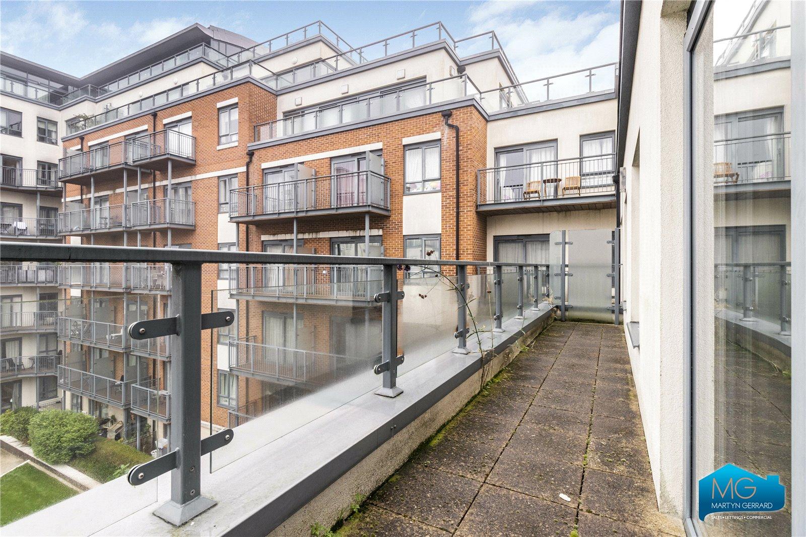 3 bedroom Apartment to rent - Martyn Gerrard