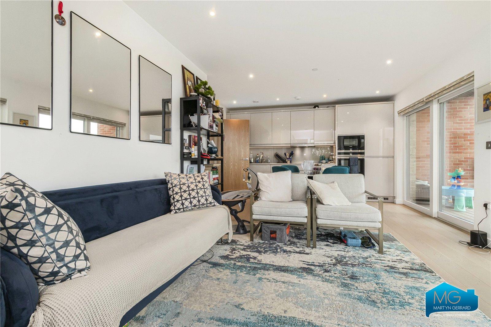 2 bedroom Apartment to rent - Martyn Gerrard