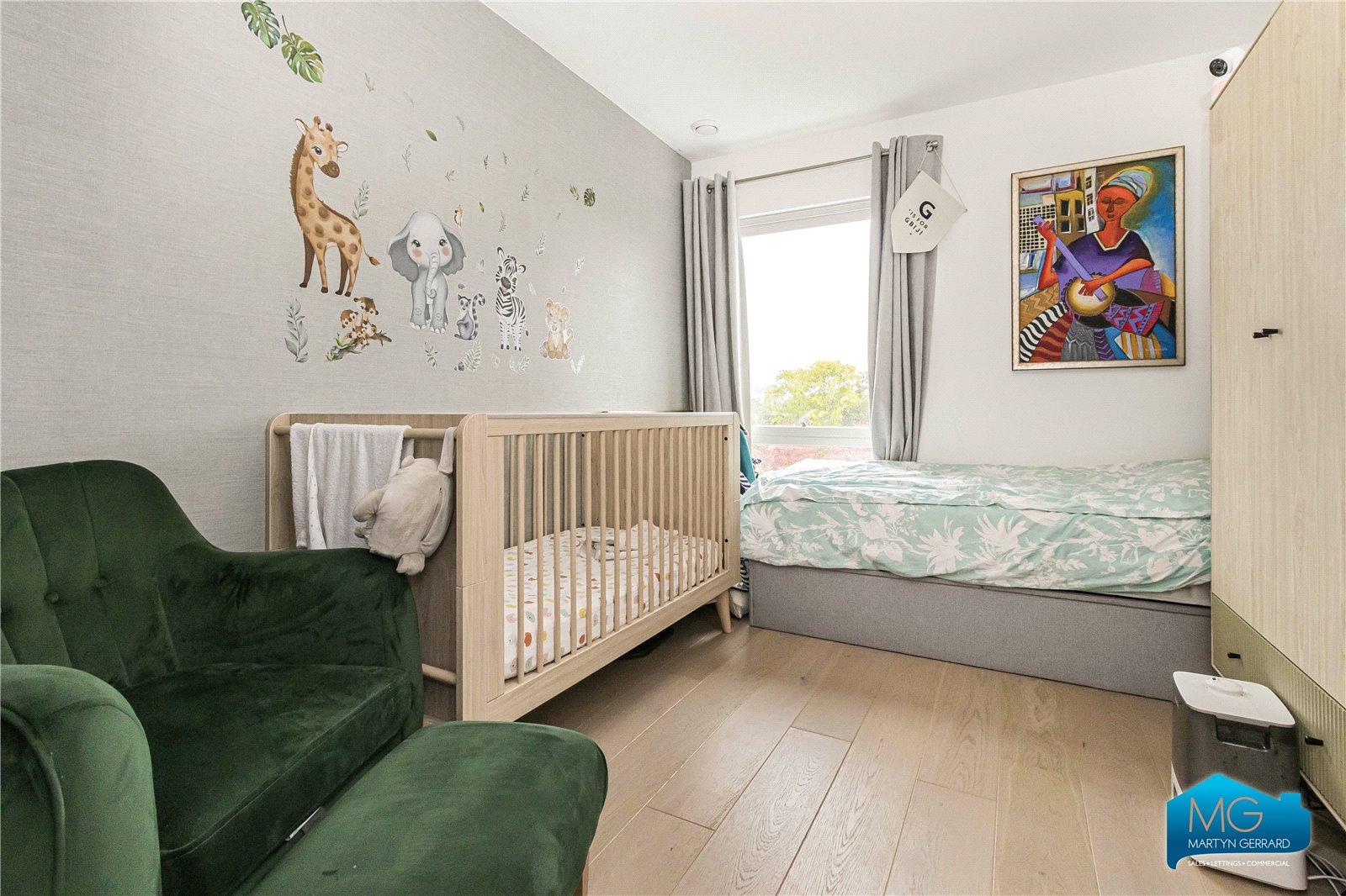 2 bedroom Apartment to rent - Martyn Gerrard