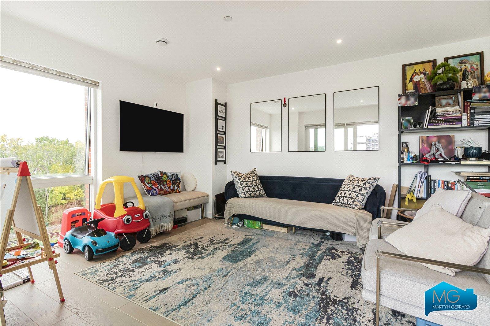 2 bedroom Apartment to rent - Martyn Gerrard
