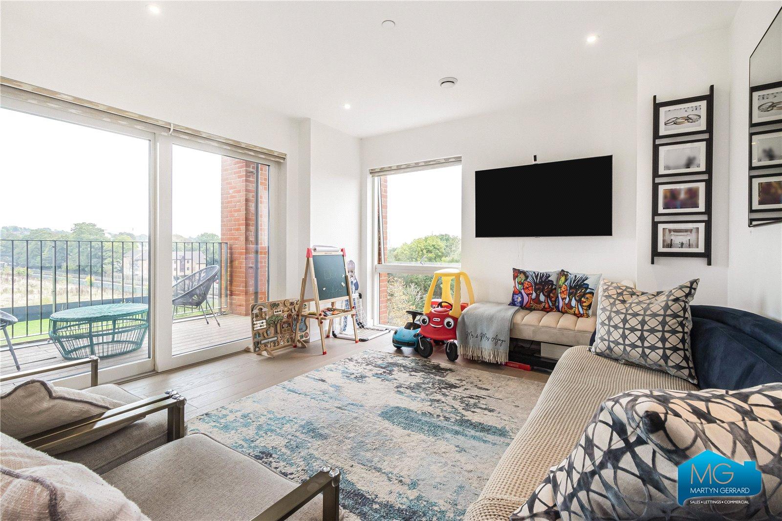2 bedroom Apartment to rent - Martyn Gerrard