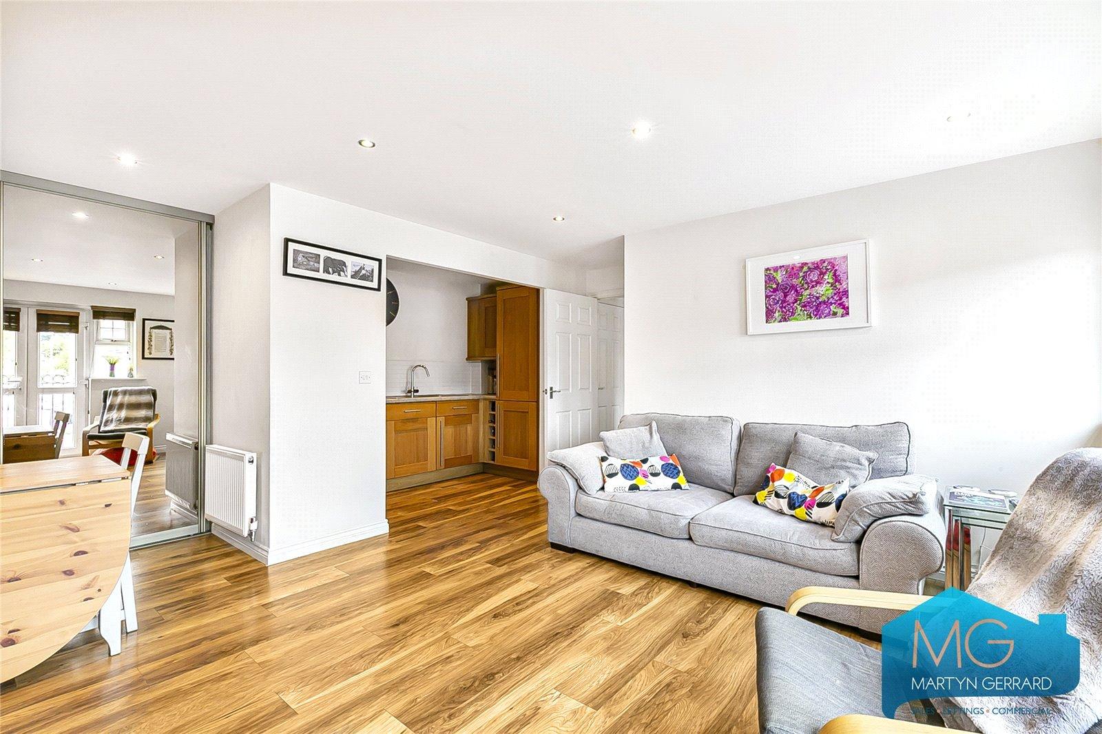 2 bedroom Apartment to rent - Martyn Gerrard