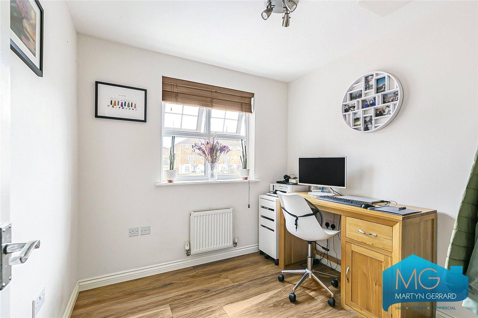 2 bedroom Apartment to rent - Martyn Gerrard