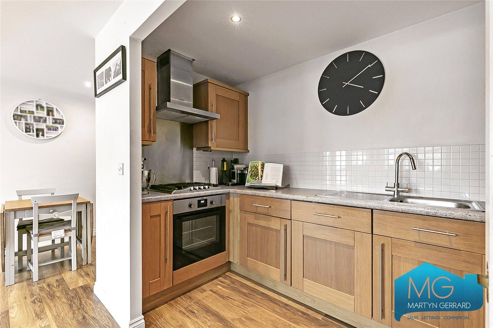 2 bedroom Apartment to rent - Martyn Gerrard