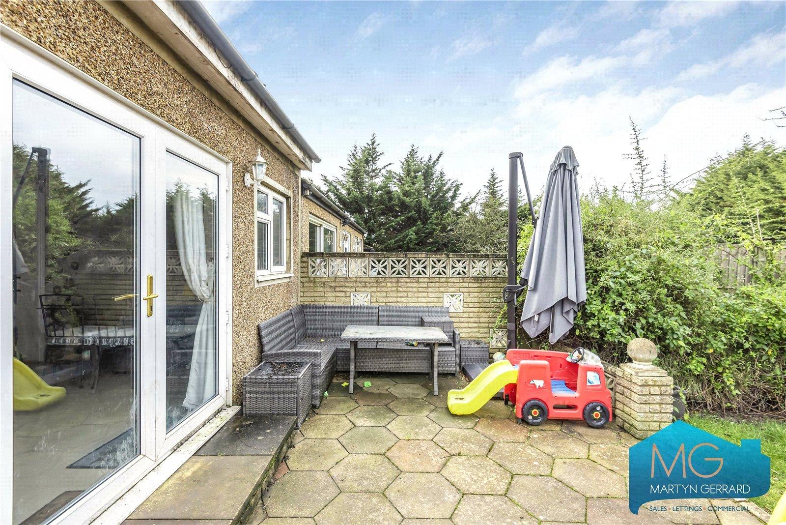 3 bedroom Semi-Detached House to rent - Martyn Gerrard