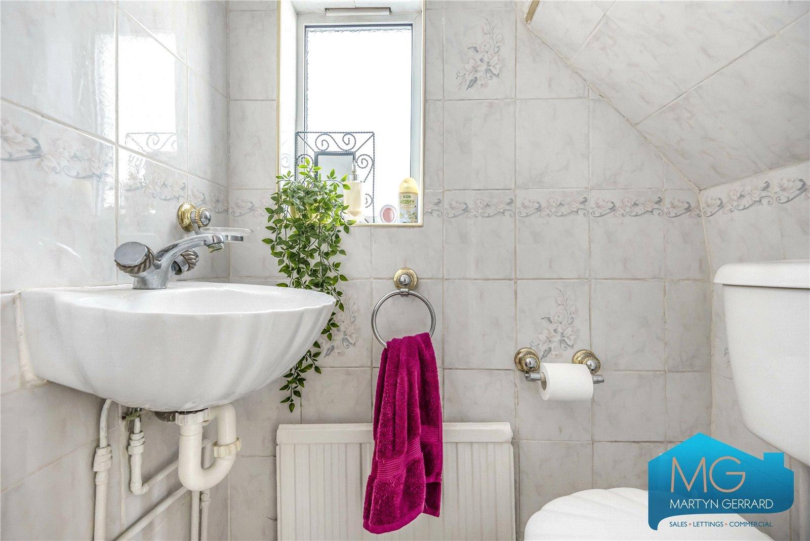 3 bedroom Semi-Detached House to rent - Martyn Gerrard