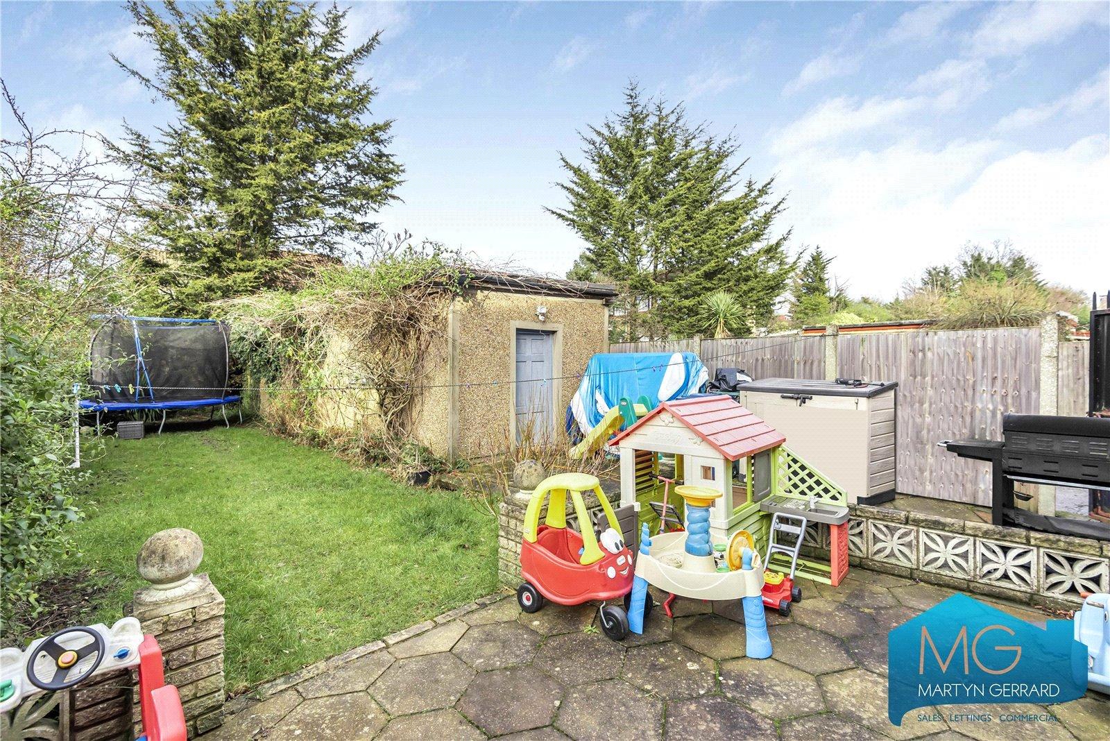3 bedroom Semi-Detached House to rent - Martyn Gerrard