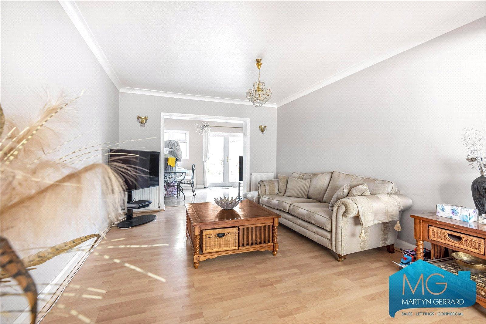 3 bedroom Semi-Detached House to rent - Martyn Gerrard