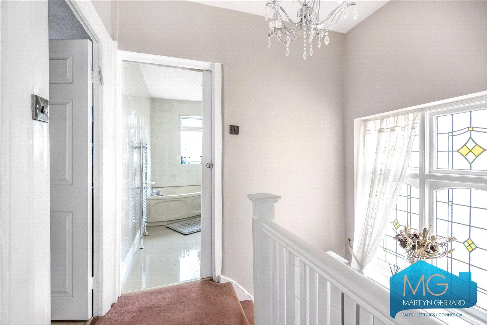 3 bedroom Semi-Detached House to rent - Martyn Gerrard