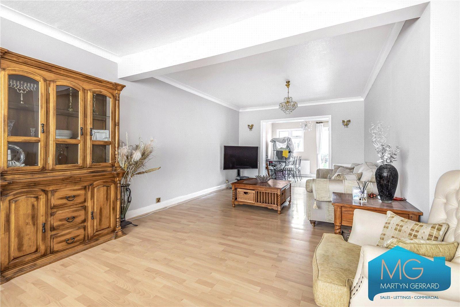 3 bedroom Semi-Detached House to rent - Martyn Gerrard