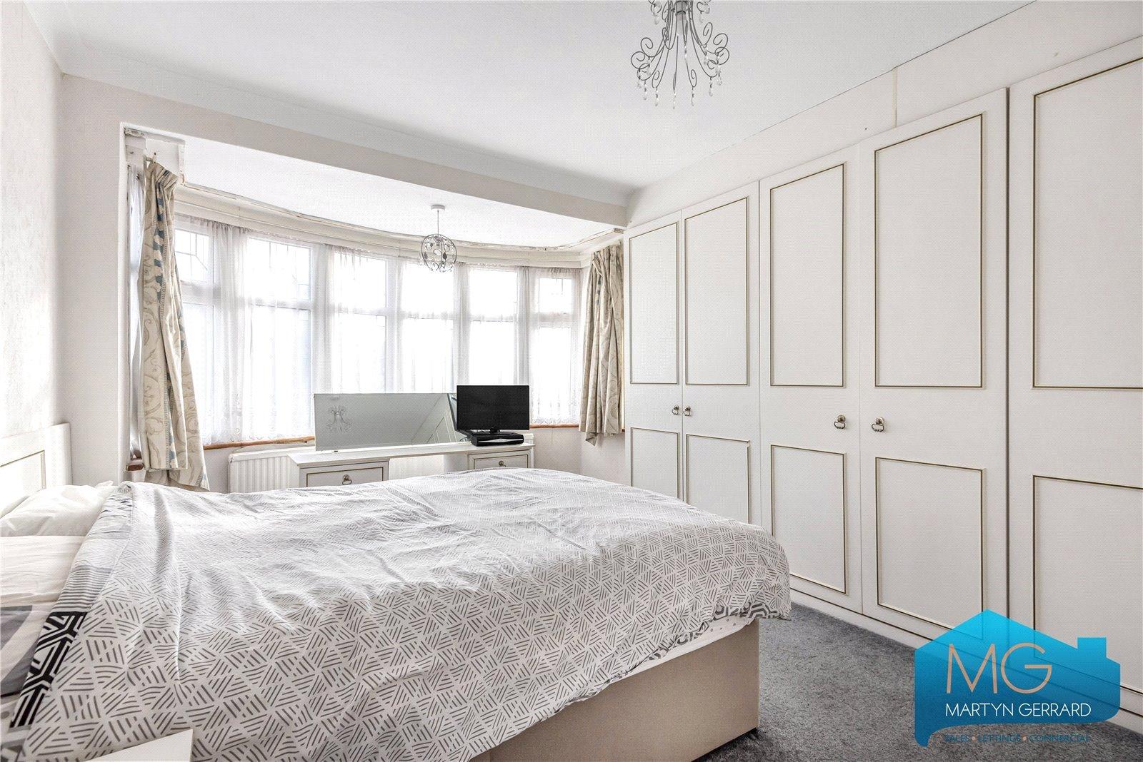 3 bedroom Semi-Detached House to rent - Martyn Gerrard