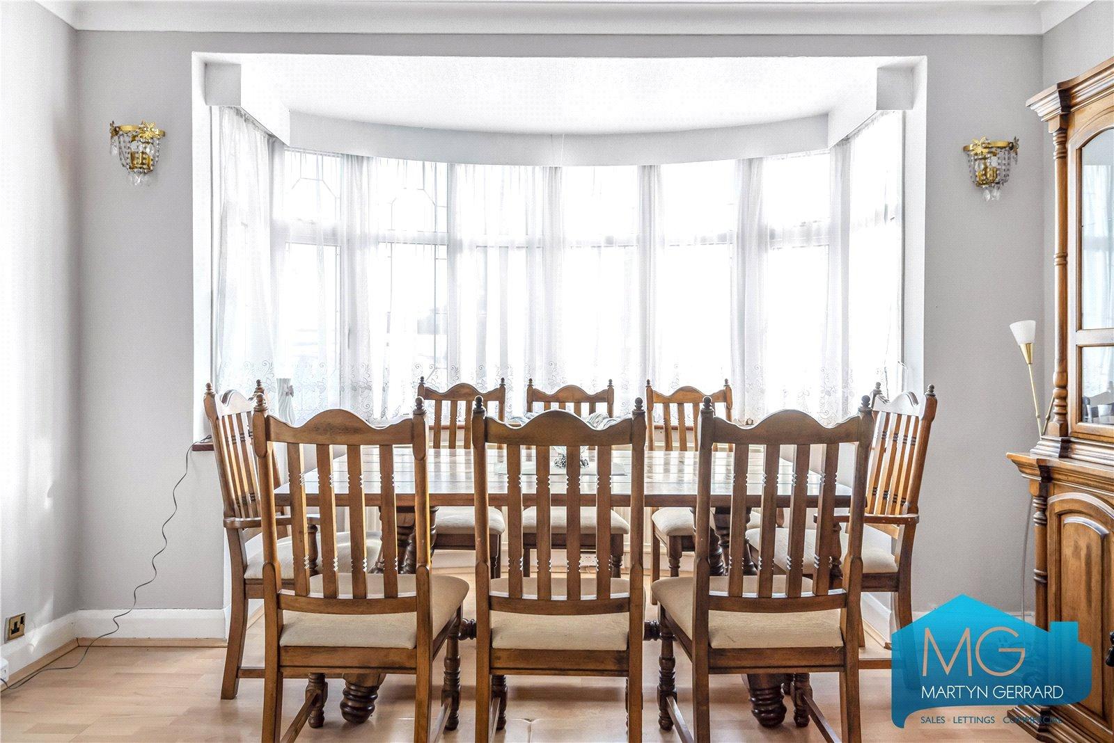 3 bedroom Semi-Detached House to rent - Martyn Gerrard