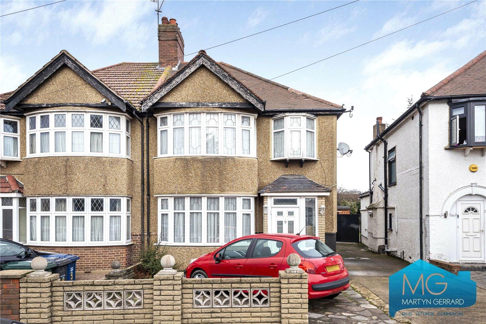3 bedroom Semi-Detached House to rent - Martyn Gerrard