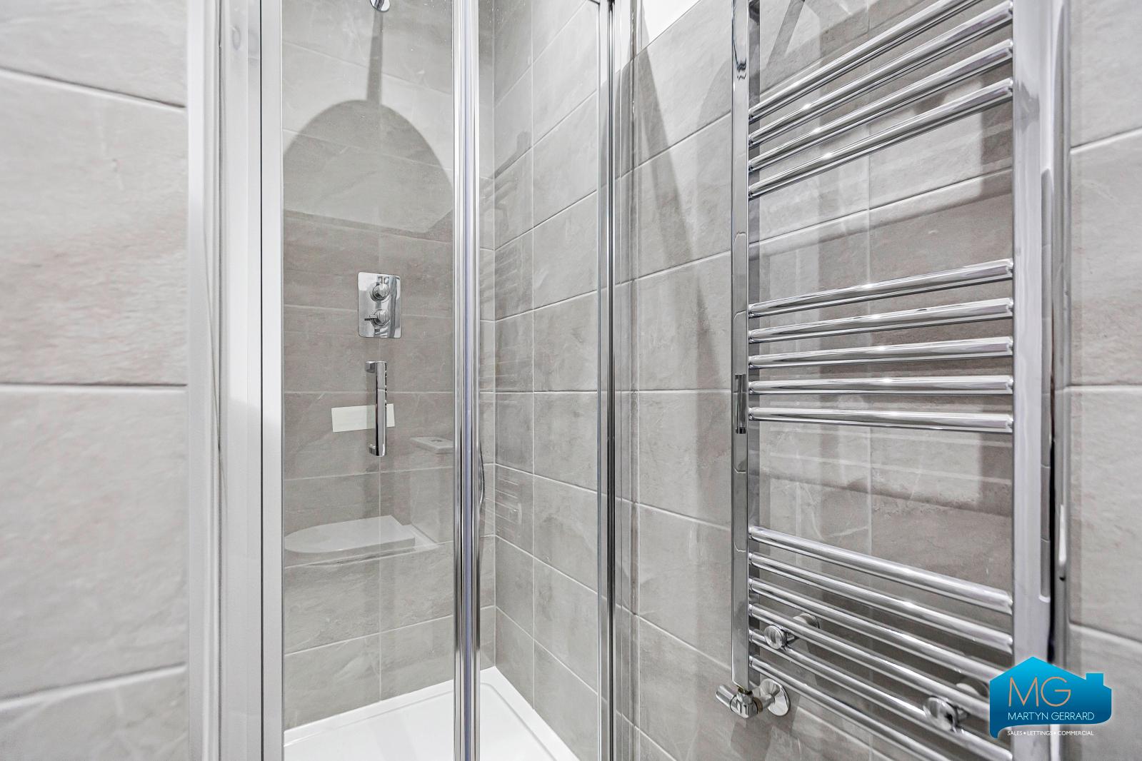 2 bedroom Apartment to rent - Martyn Gerrard