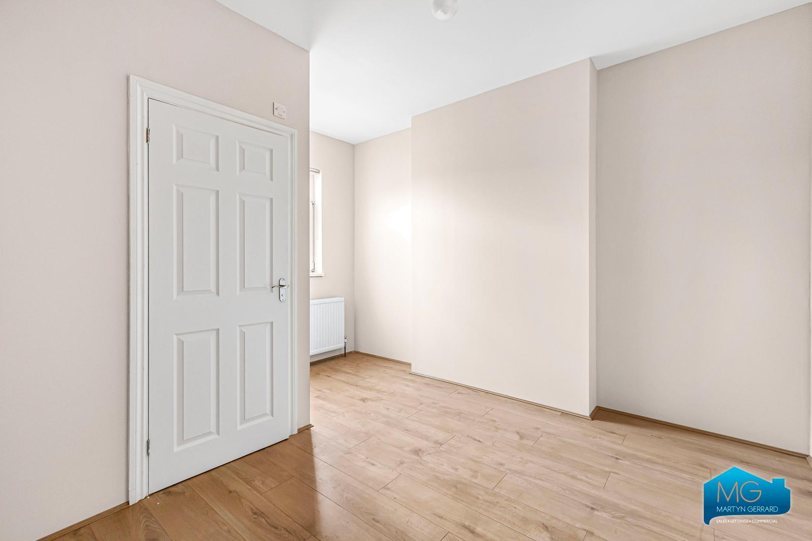 2 bedroom Apartment to rent - Martyn Gerrard