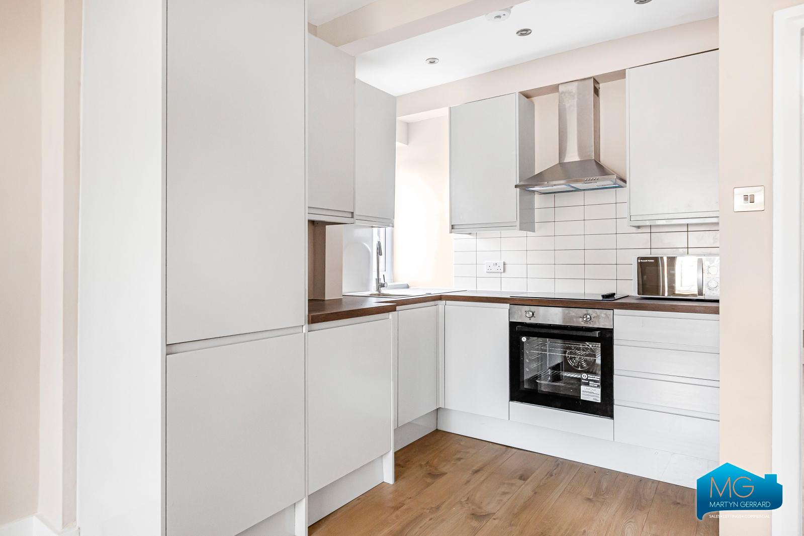 2 bedroom Apartment to rent - Martyn Gerrard