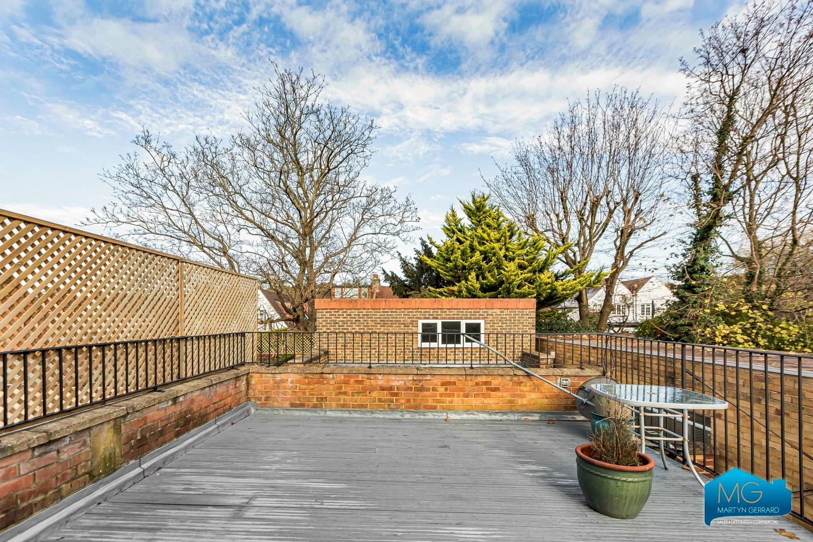2 bedroom Apartment to rent - Martyn Gerrard