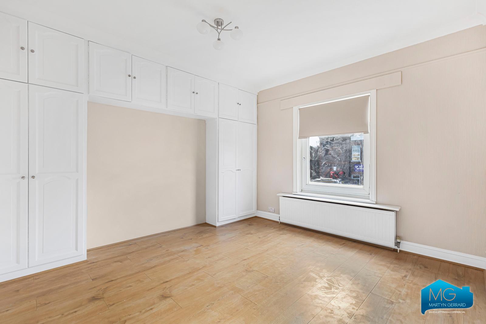 2 bedroom Apartment to rent - Martyn Gerrard