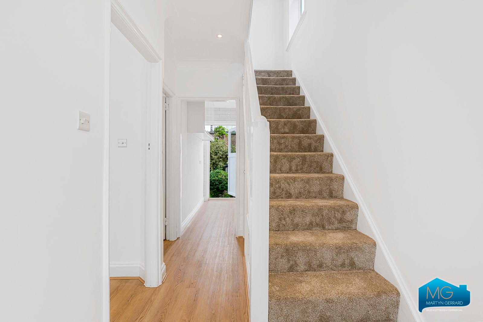 3 bedroom Semi-Detached House to rent - Martyn Gerrard