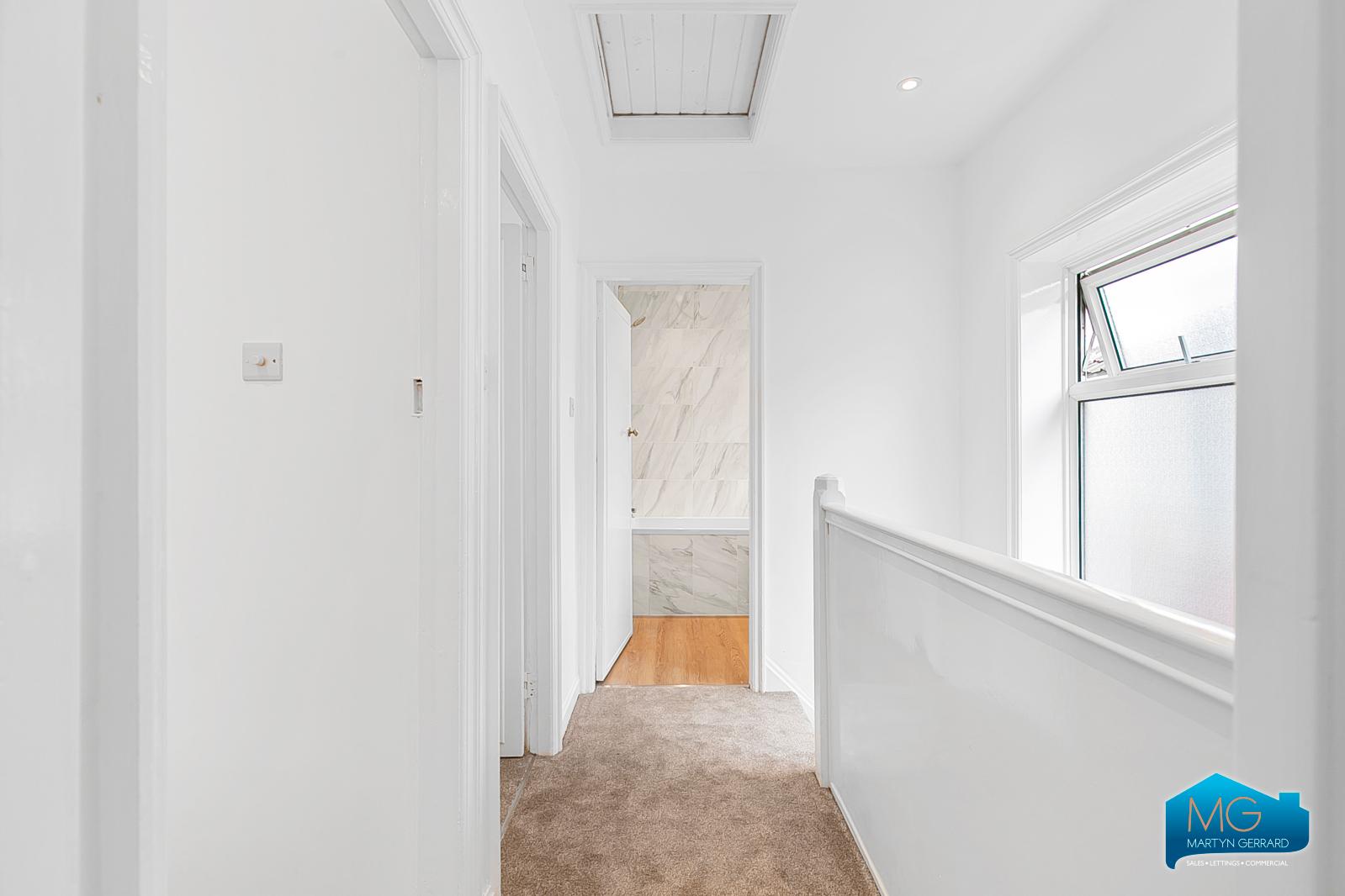 3 bedroom Semi-Detached House to rent - Martyn Gerrard
