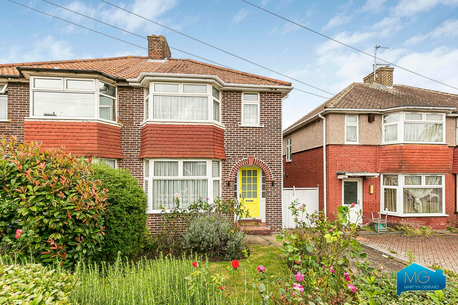 3 bedroom Semi-Detached House to rent - Martyn Gerrard
