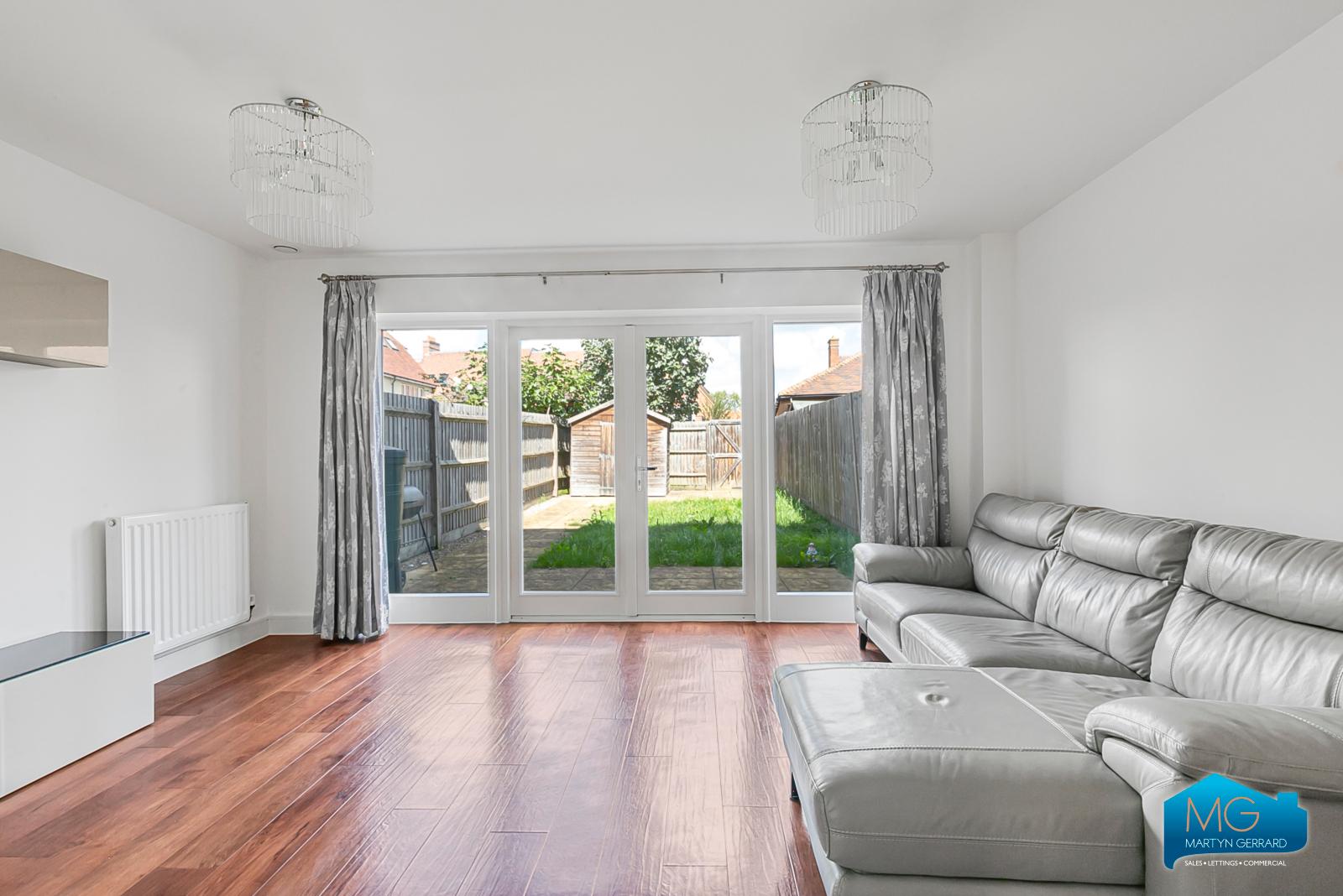 Henry Darlot Drive, Mill Hill, London, NW7+ - Martyn Gerrard