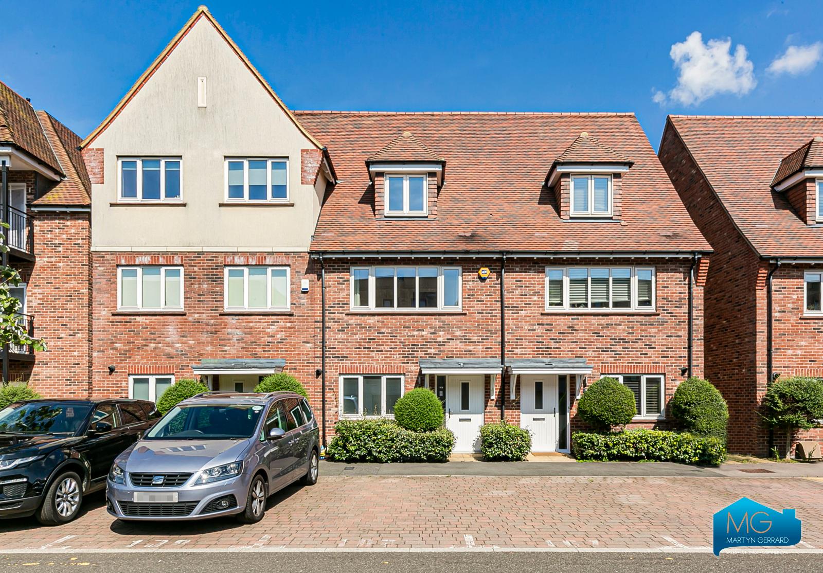 Henry Darlot Drive, Mill Hill, London, NW7+ - Martyn Gerrard