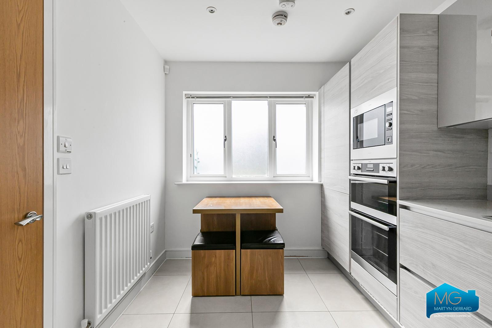 3 bedroom Terraced House to rent - Martyn Gerrard