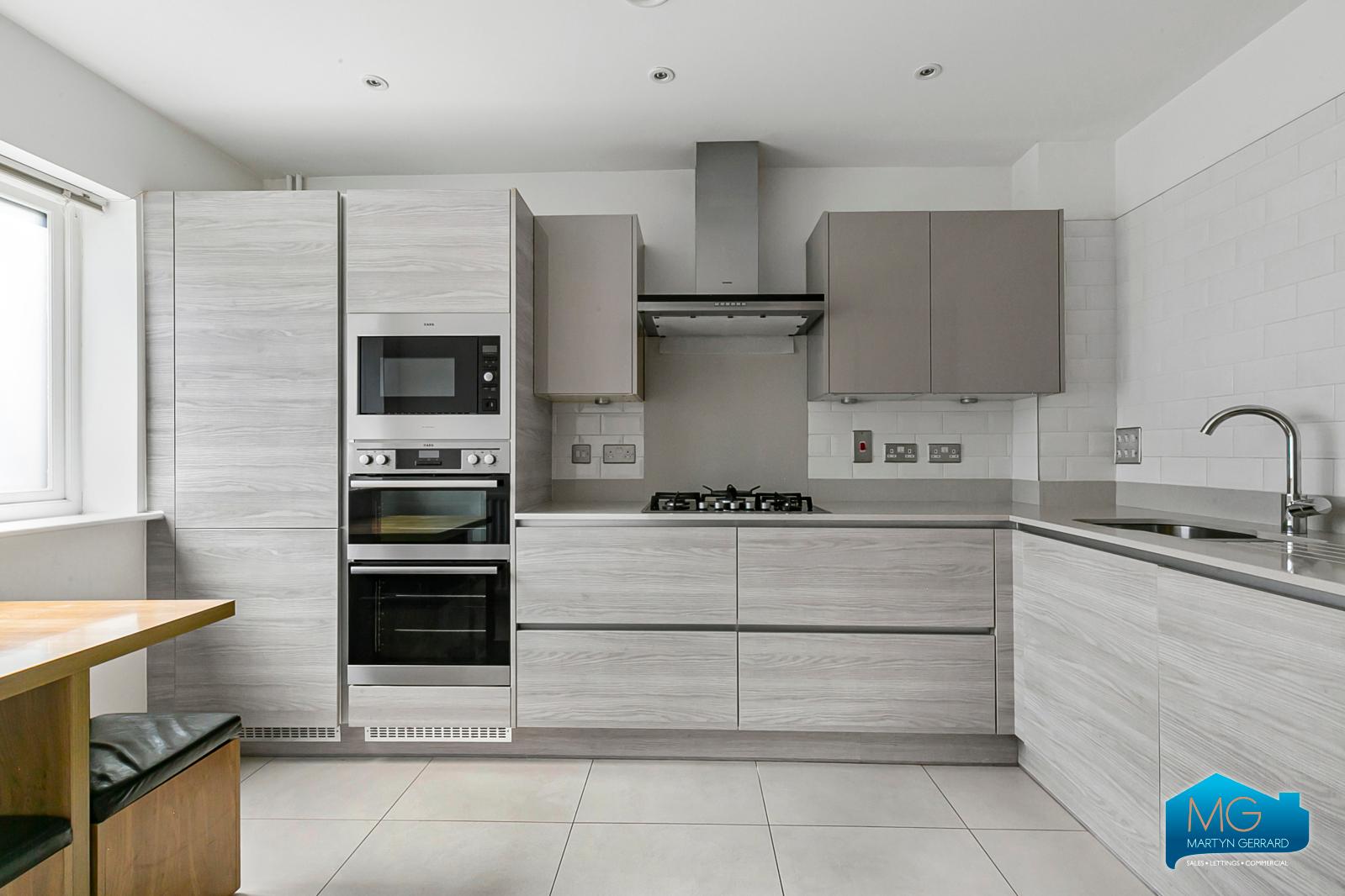 3 bedroom Terraced House to rent - Martyn Gerrard