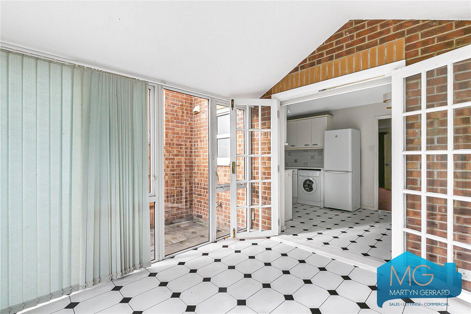 3 bedroom End of Terrace House to rent - Martyn Gerrard