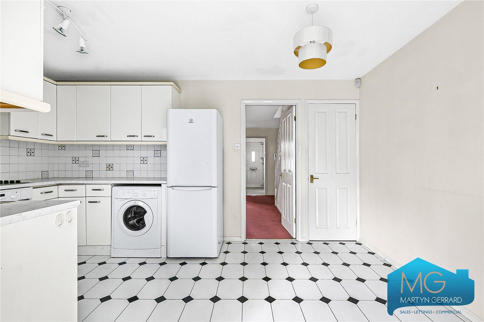 3 bedroom End of Terrace House to rent - Martyn Gerrard