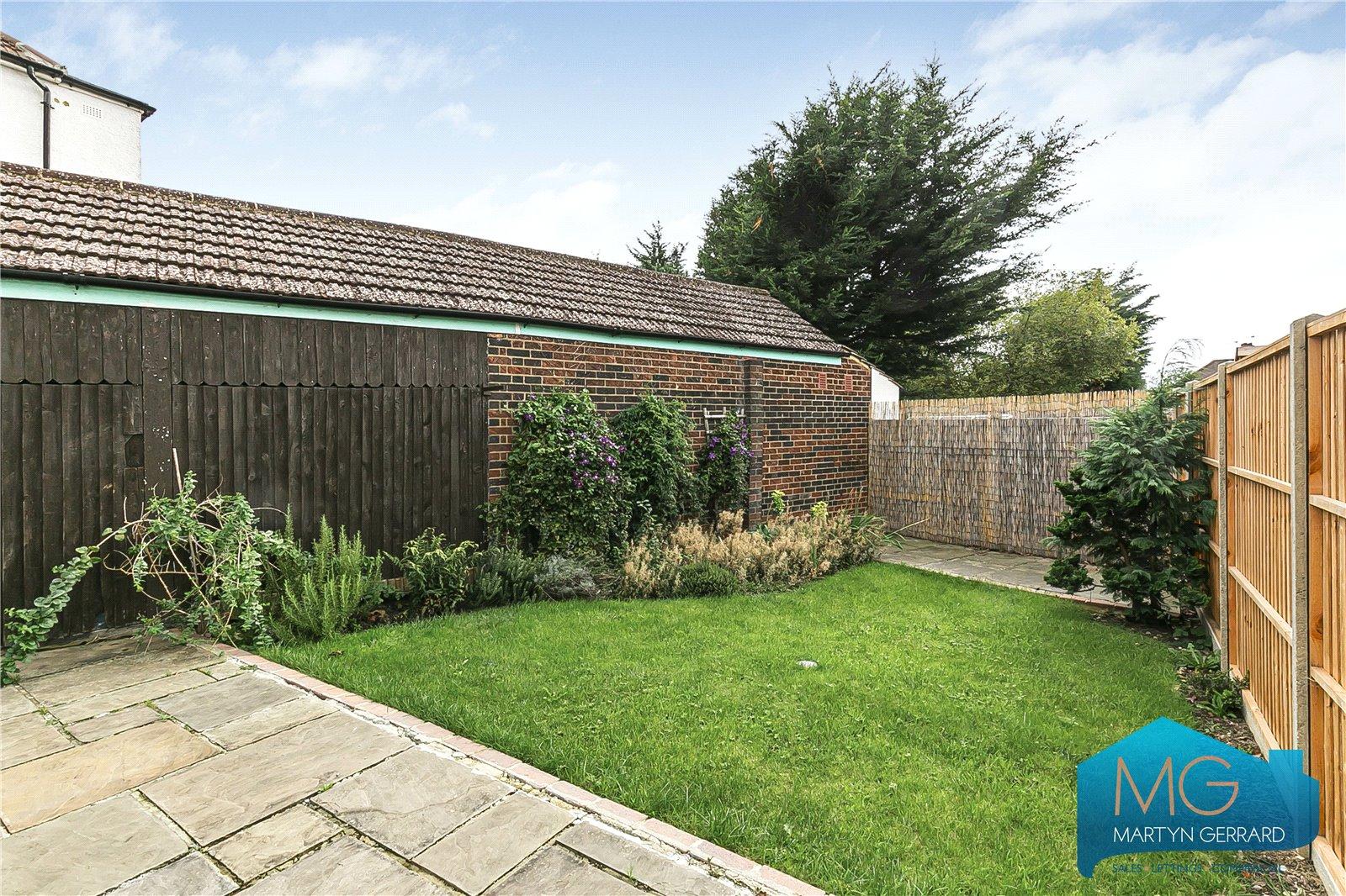 3 bedroom End of Terrace House to rent - Martyn Gerrard