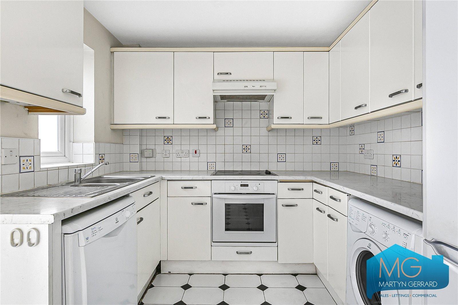3 bedroom End of Terrace House to rent - Martyn Gerrard