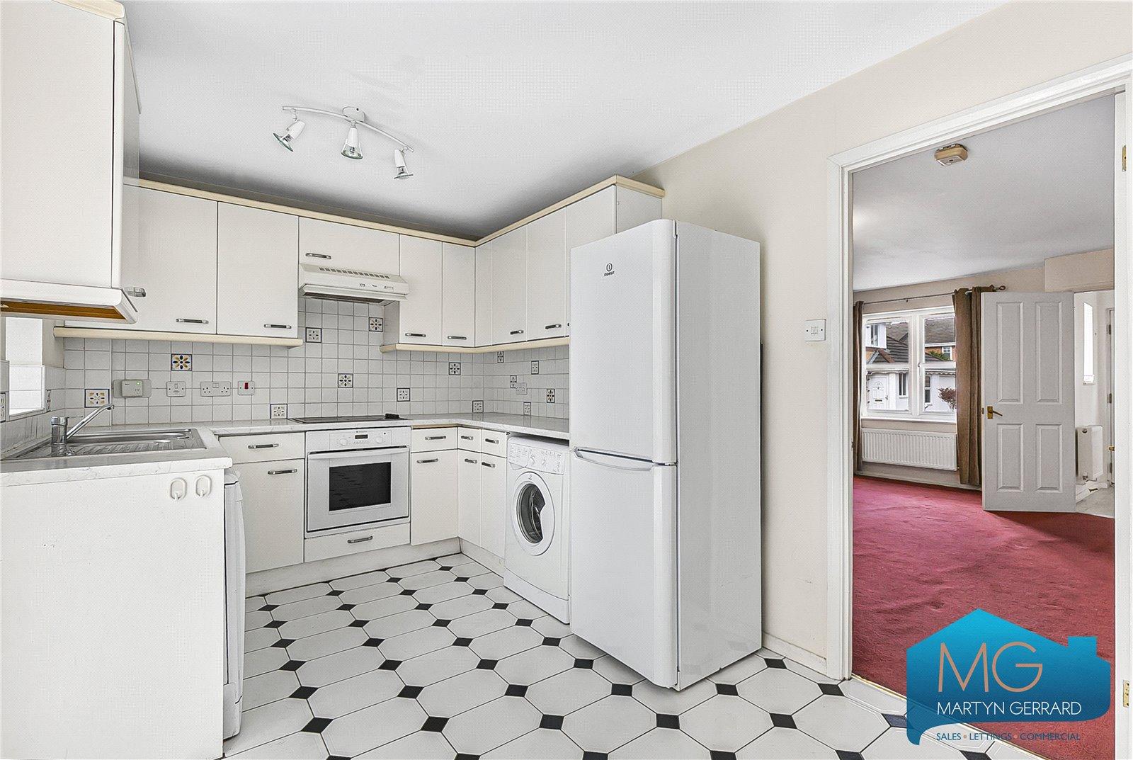 3 bedroom End of Terrace House to rent - Martyn Gerrard
