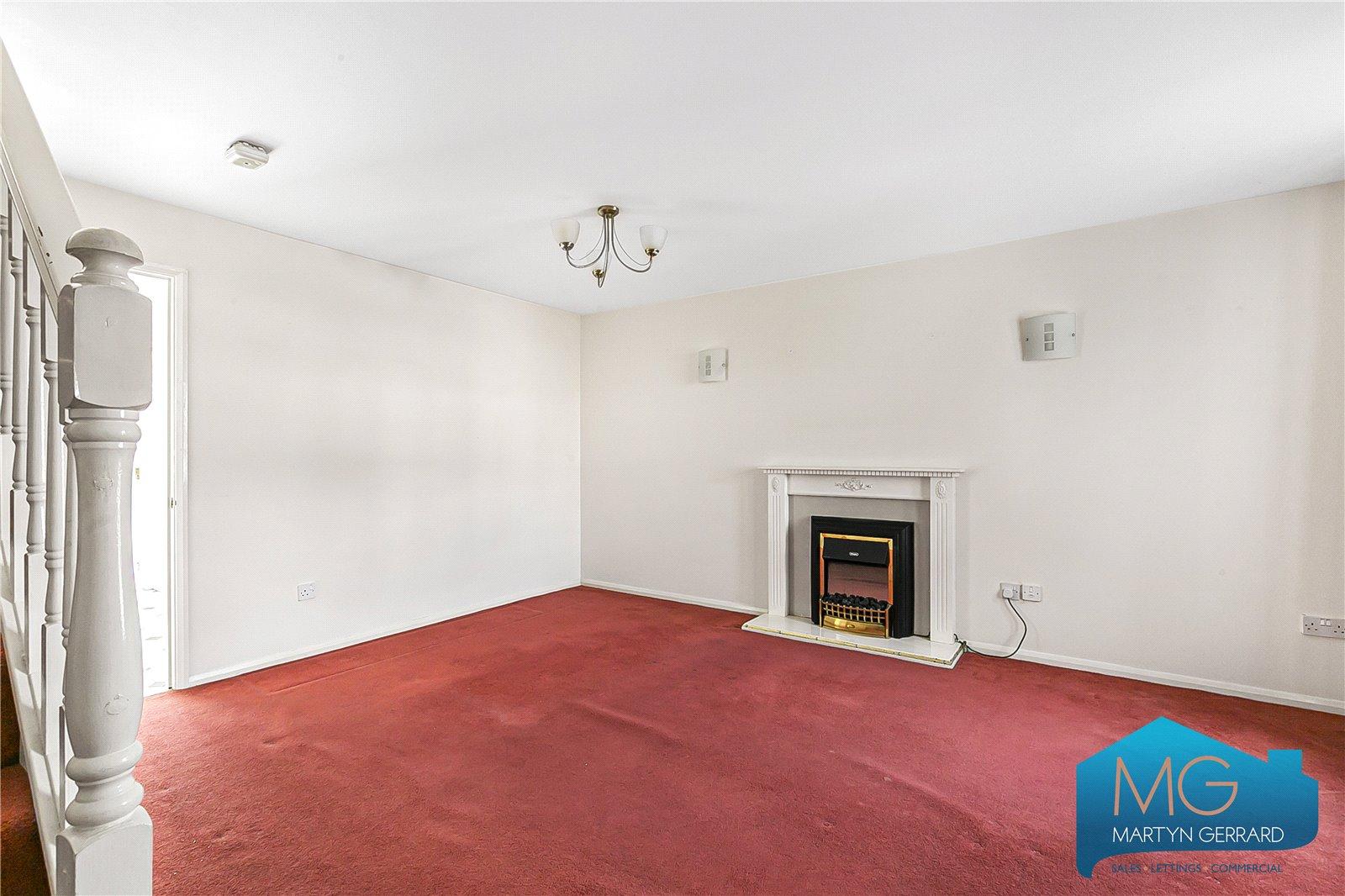 3 bedroom End of Terrace House to rent + ' - Martyn Gerrard