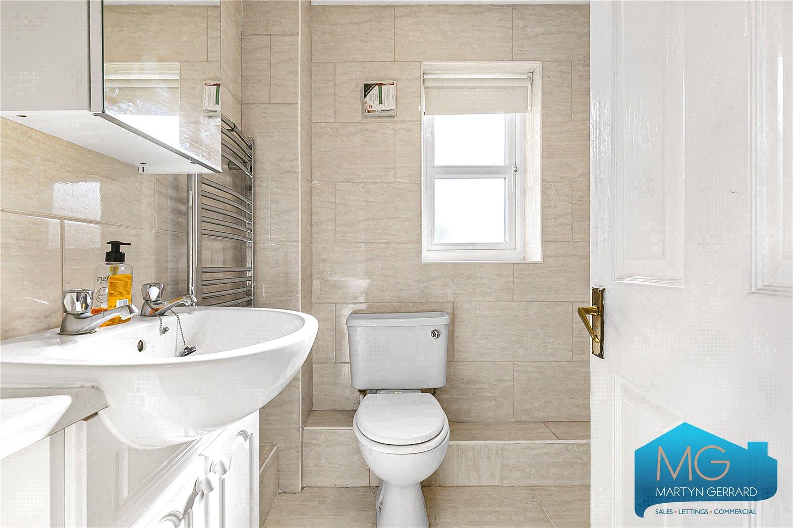 3 bedroom End of Terrace House to rent - Martyn Gerrard