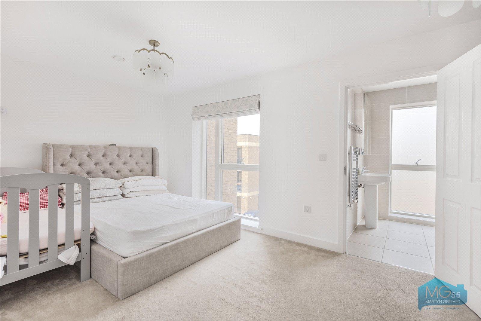 4 bedroom Terraced House to rent - Martyn Gerrard