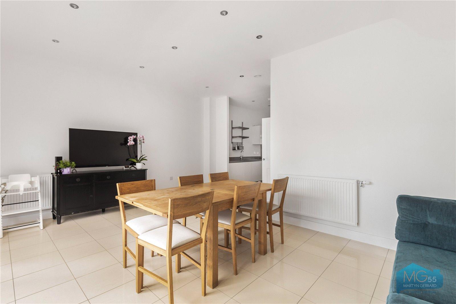 4 bedroom Terraced House to rent - Martyn Gerrard