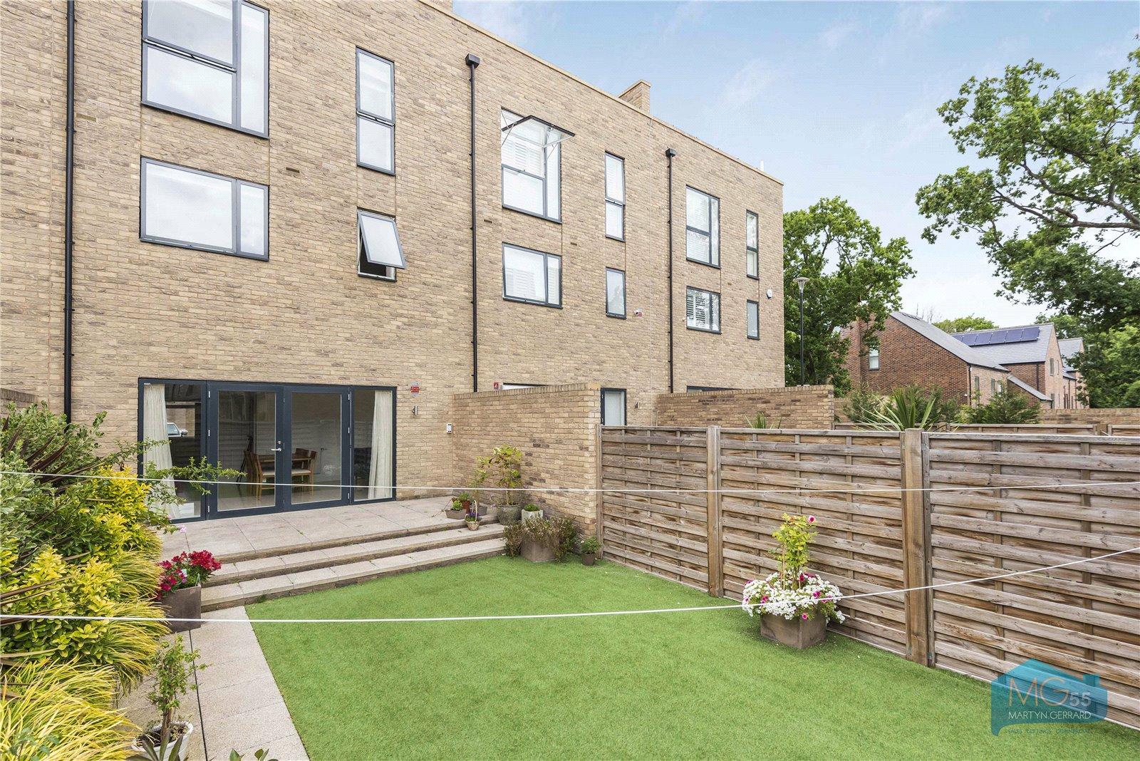 4 bedroom Terraced House to rent - Martyn Gerrard