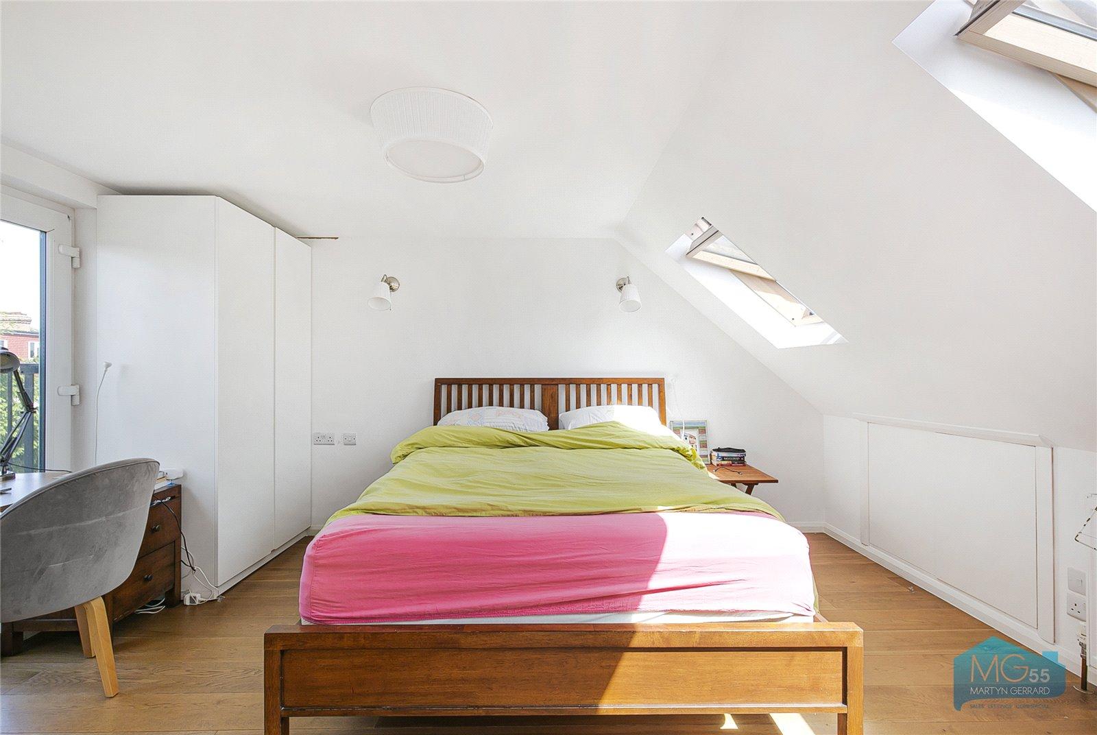 4 bedroom Semi-Detached House to rent - Martyn Gerrard